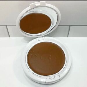 TIGI Cosmetics Dark Creme Foundation
